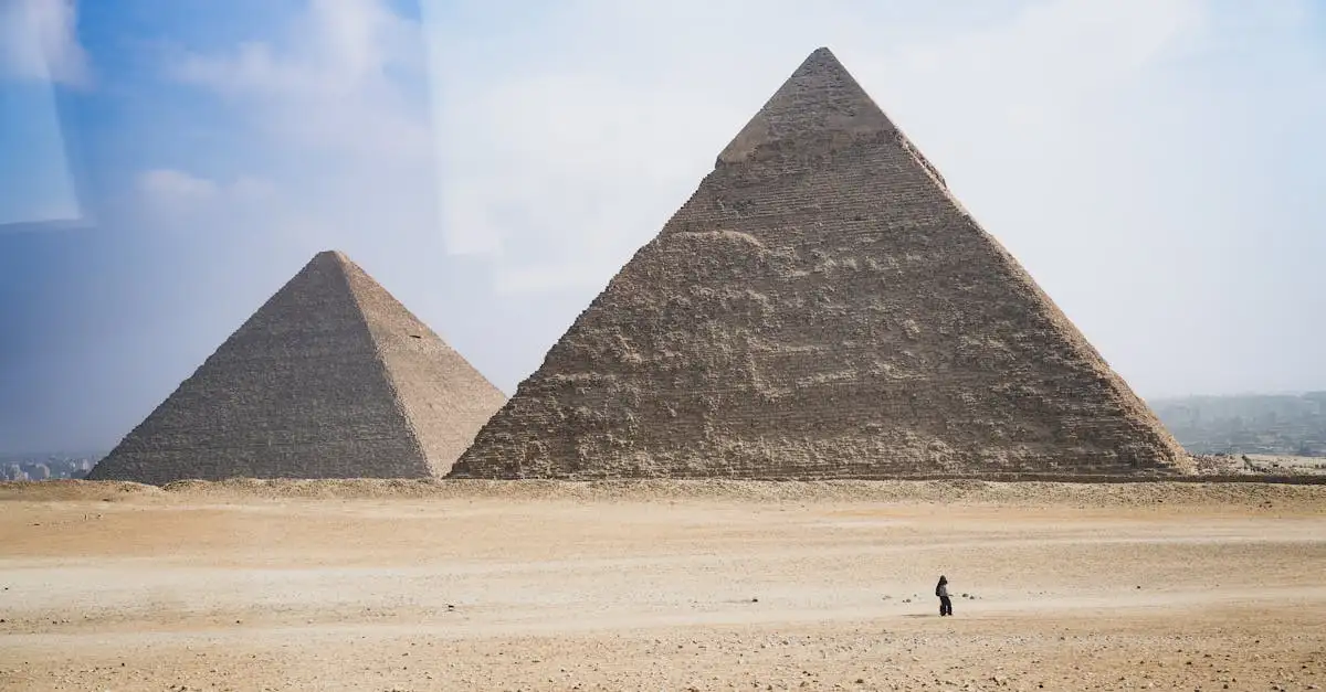 Come venivano costruite le colossali piramidi antiche?