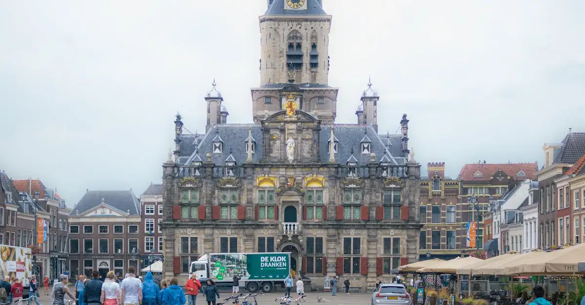 Cos'è il Prinsenhof di Delft e perché attira visitatori?