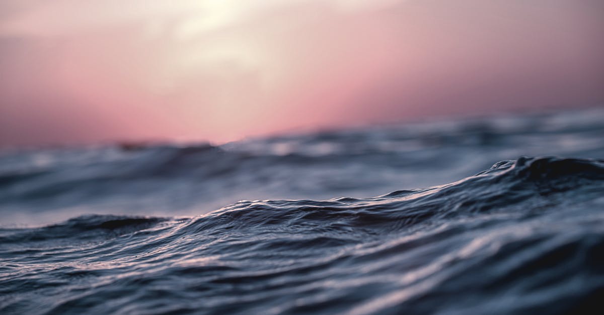 Perché i tramonti sul mare sono così affascinanti?