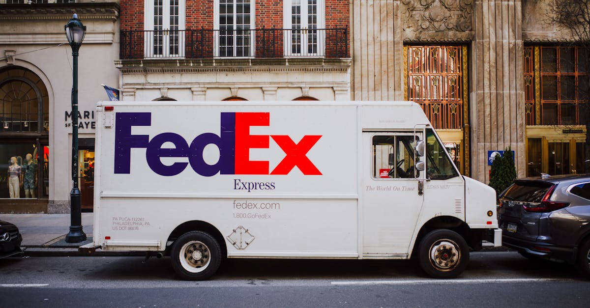 Qual è stato il primo furgone e camion mai costruiti?