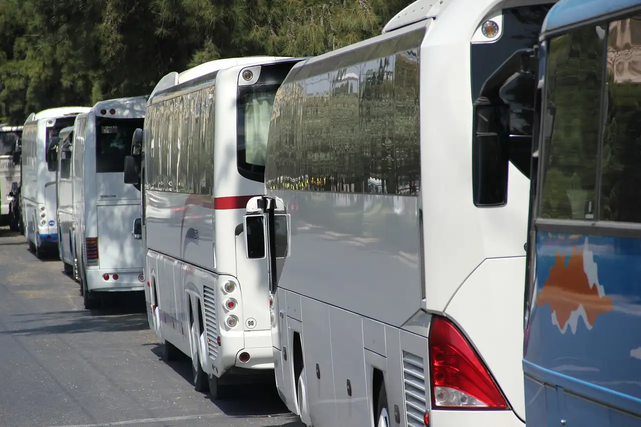 Come hanno influenzato gli autobus il trasporto pubblico del XX secolo?