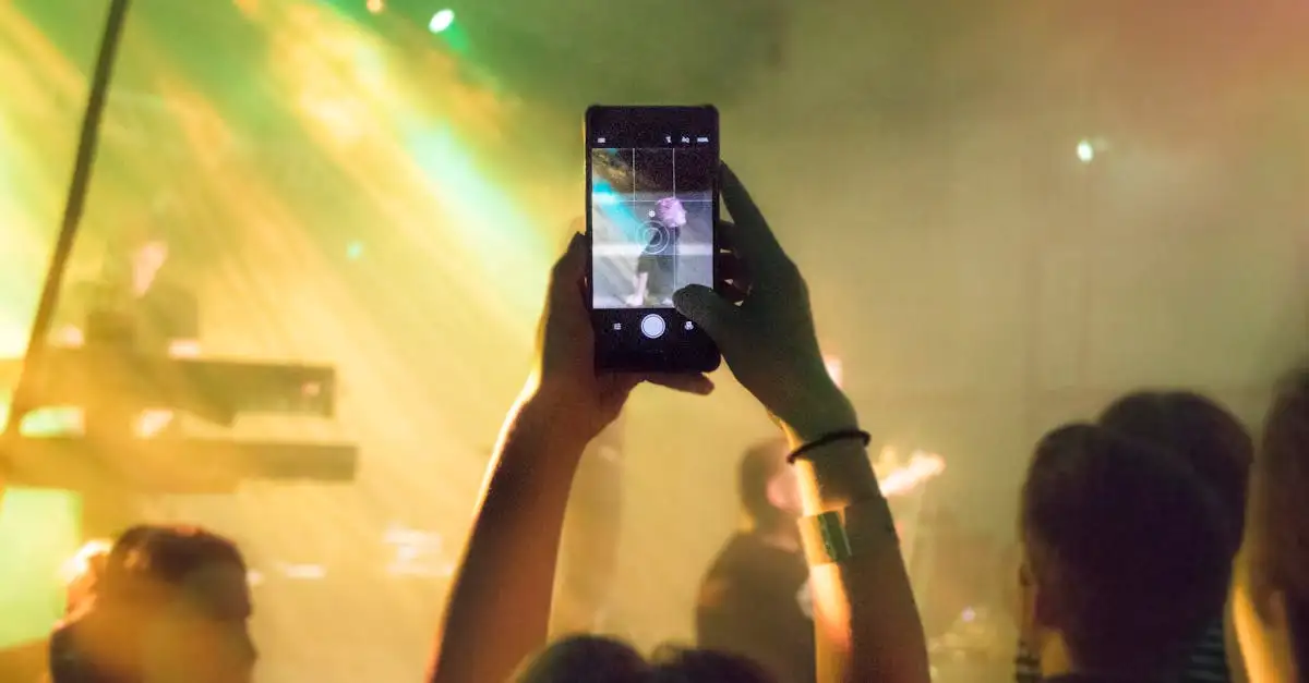 Come i social media coinvolgono il pubblico con video live?