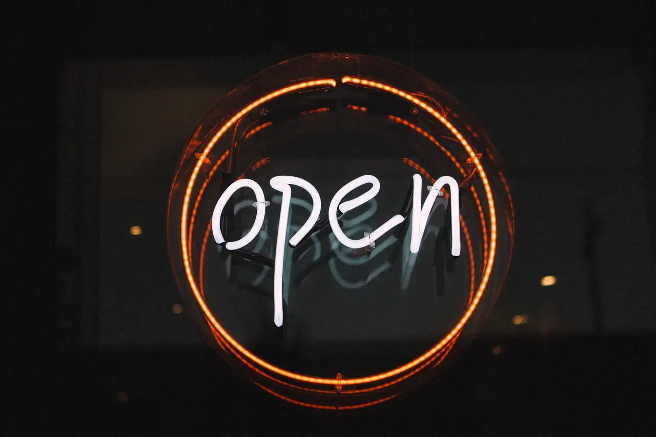 Qual è il ruolo dei materiali didattici open-source oggi?