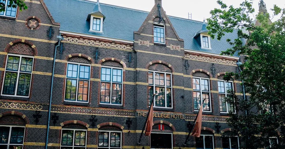 Qual è la città olandese famosa per la sua università?