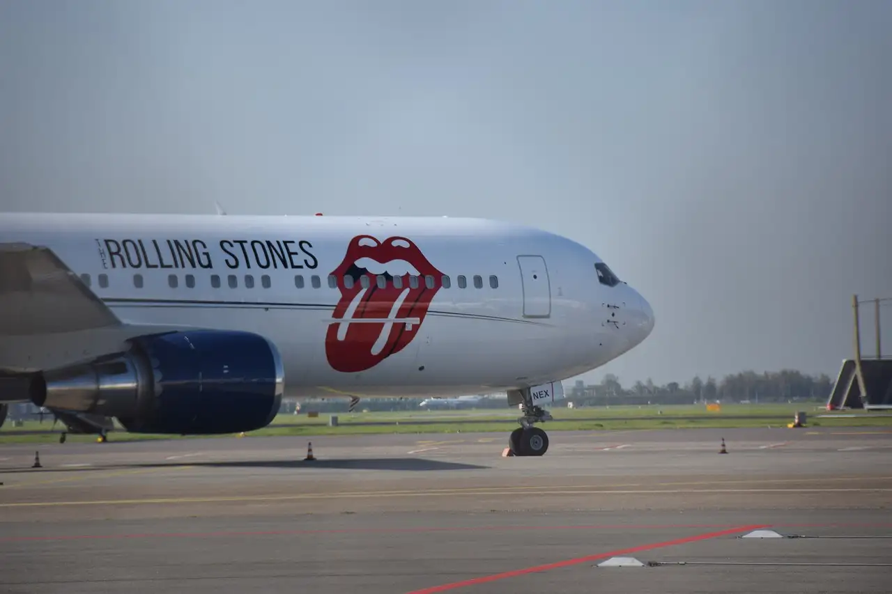 Quale band ha cantato 'Satisfaction', i Rolling Stones?