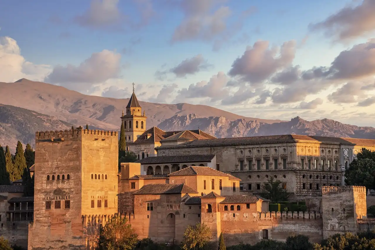 Quale ruolo ebbe l'Alhambra nella Reconquista spagnola?