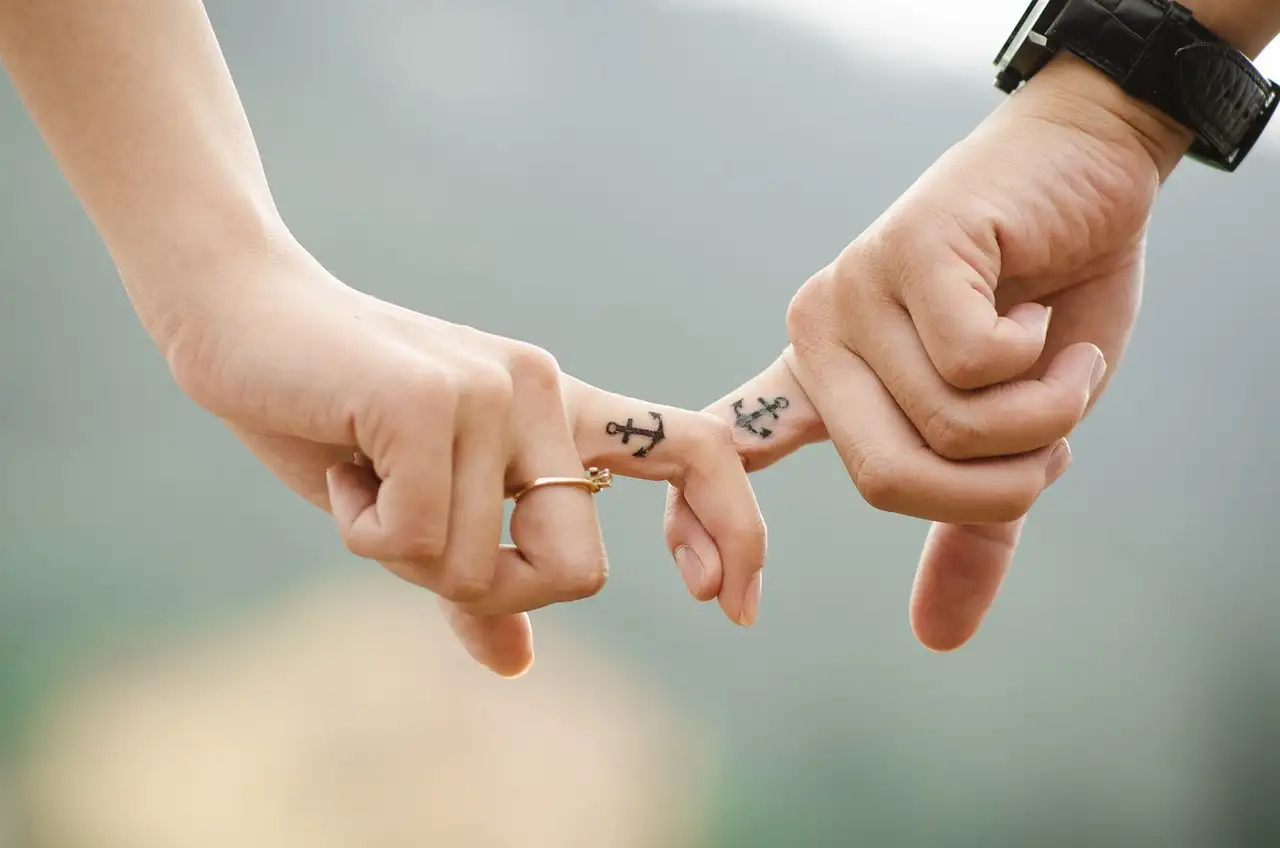 Quale significato avevano tatuaggi e vernice per il corpo?