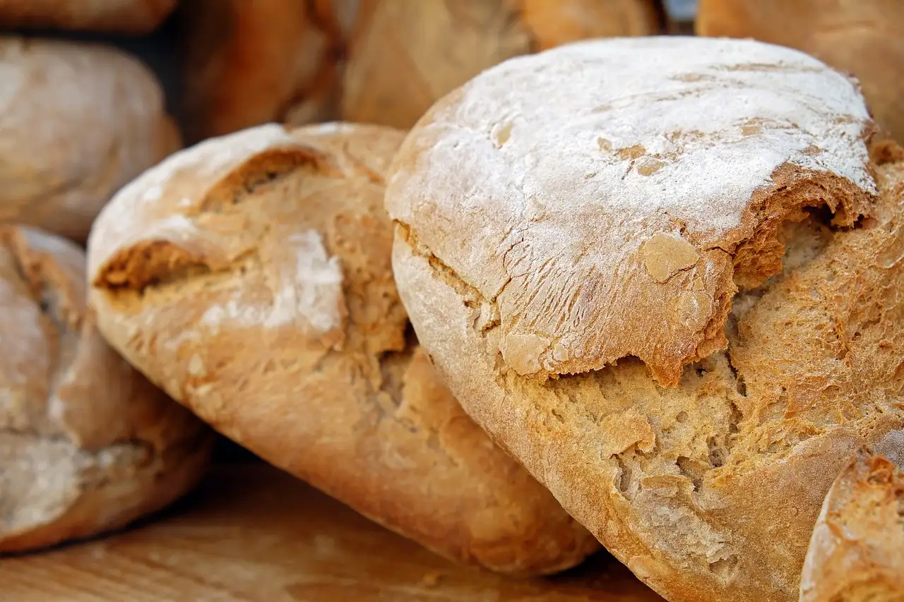 Come ottenere una crosta croccante sul pane fatto in casa?