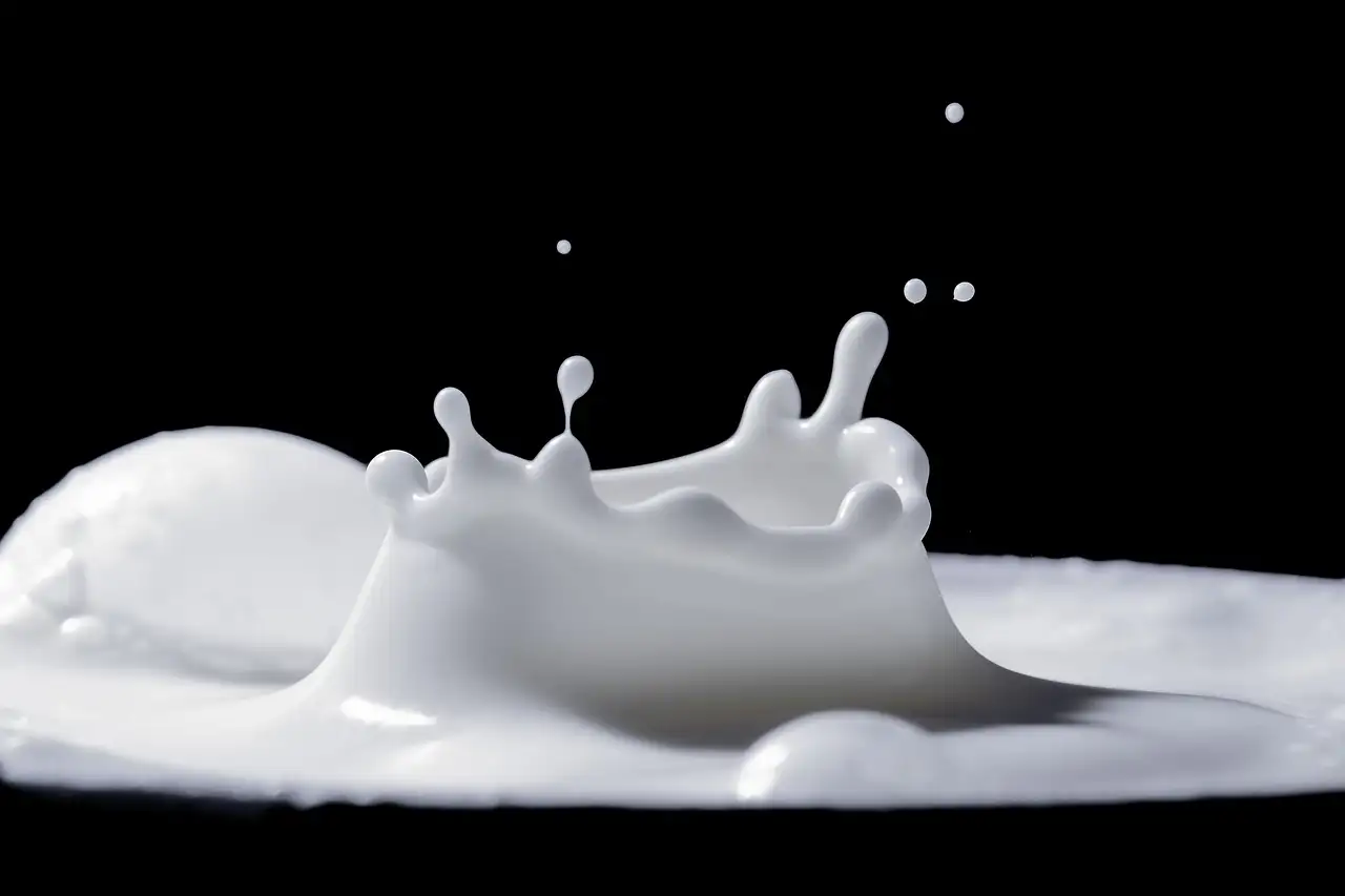 Il latte rimuove le macchie grasse? Scoprilo qui!