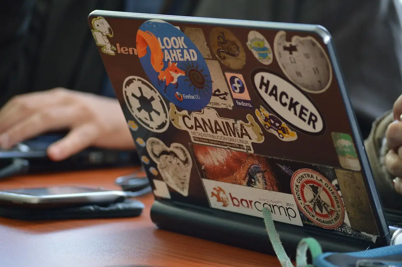 Come gli open source democratizzano lo sviluppo software?
