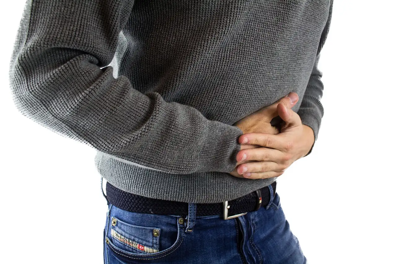 Cosa provoca il gonfiore? Scopri le cause qui!