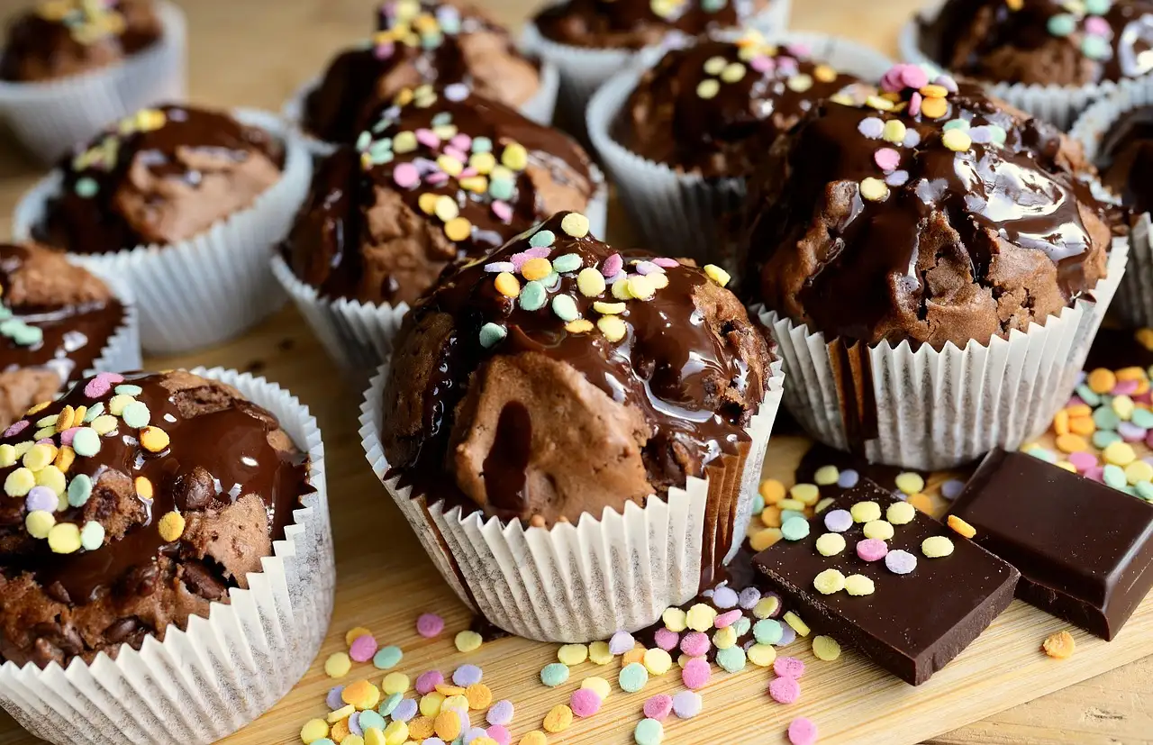 Perché usare un coltello bagnato per dolci appiccicosi?