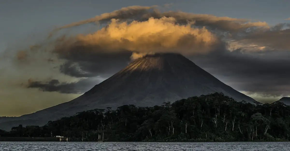 Qual è la regione del Costa Rica con il vulcano Arenal?