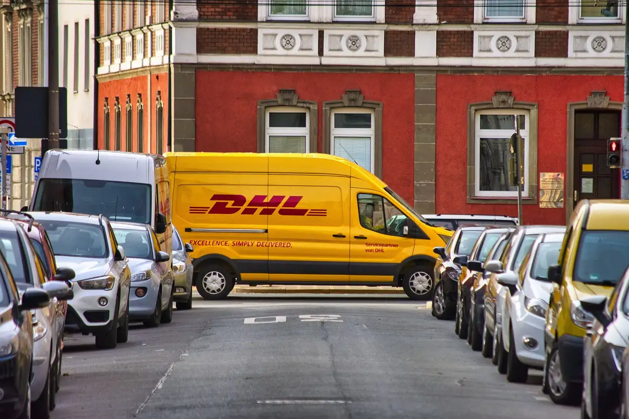 Qual è la storia del marchio DHL in Germania? Scoprilo qui!