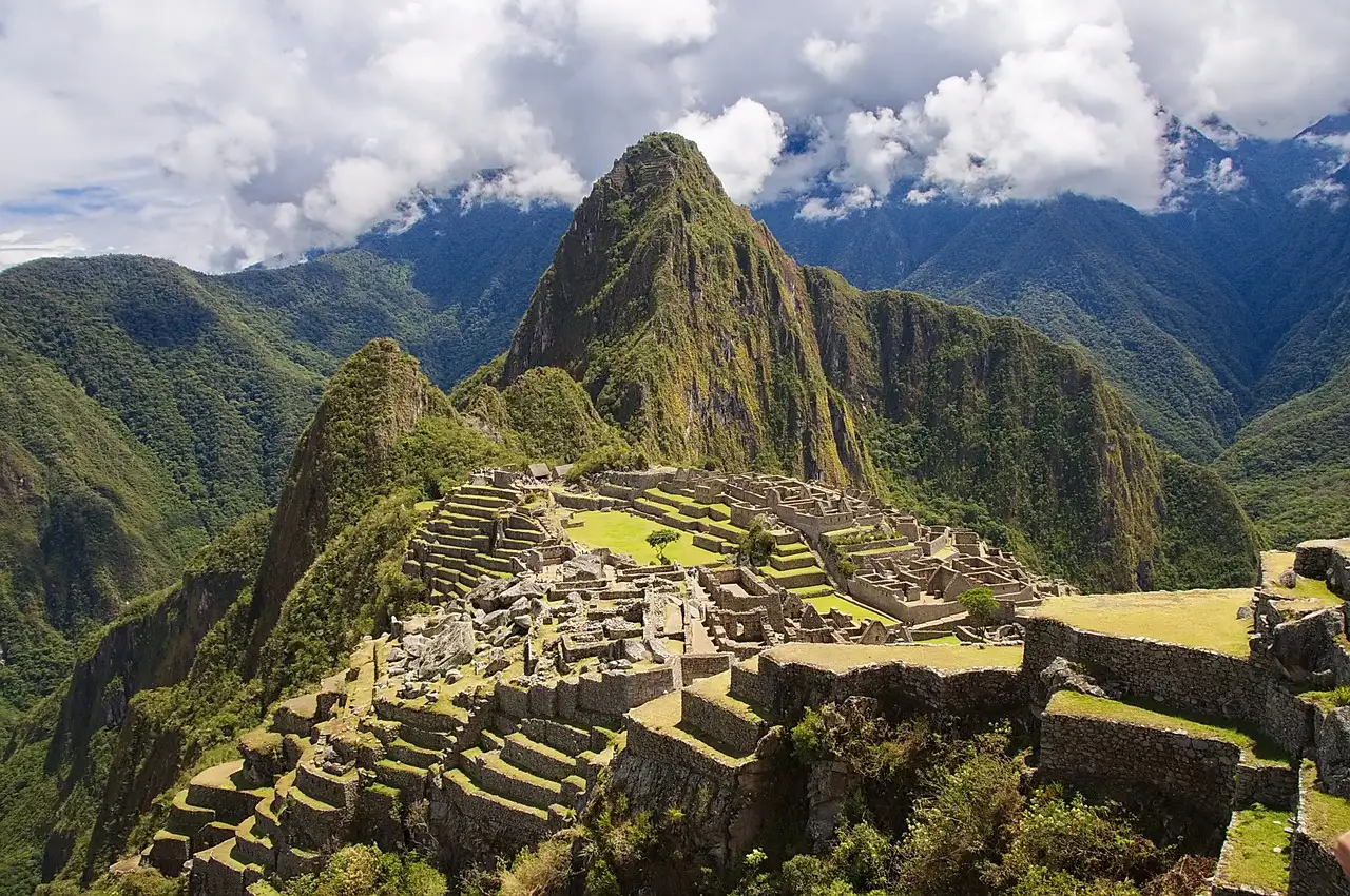 Cosa rappresenta Machu Picchu e perché è così unico?