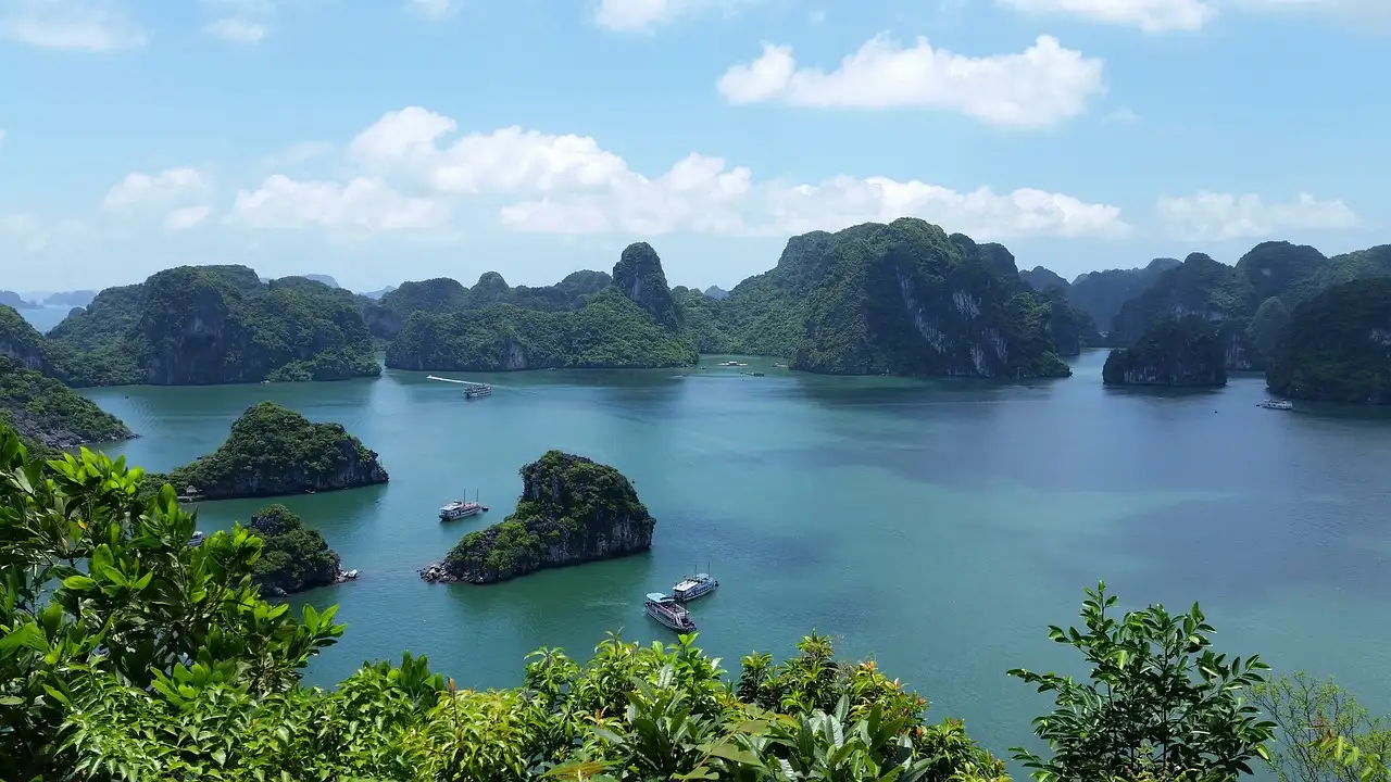 Perché la Baia di Halong è così famosa in Vietnam?