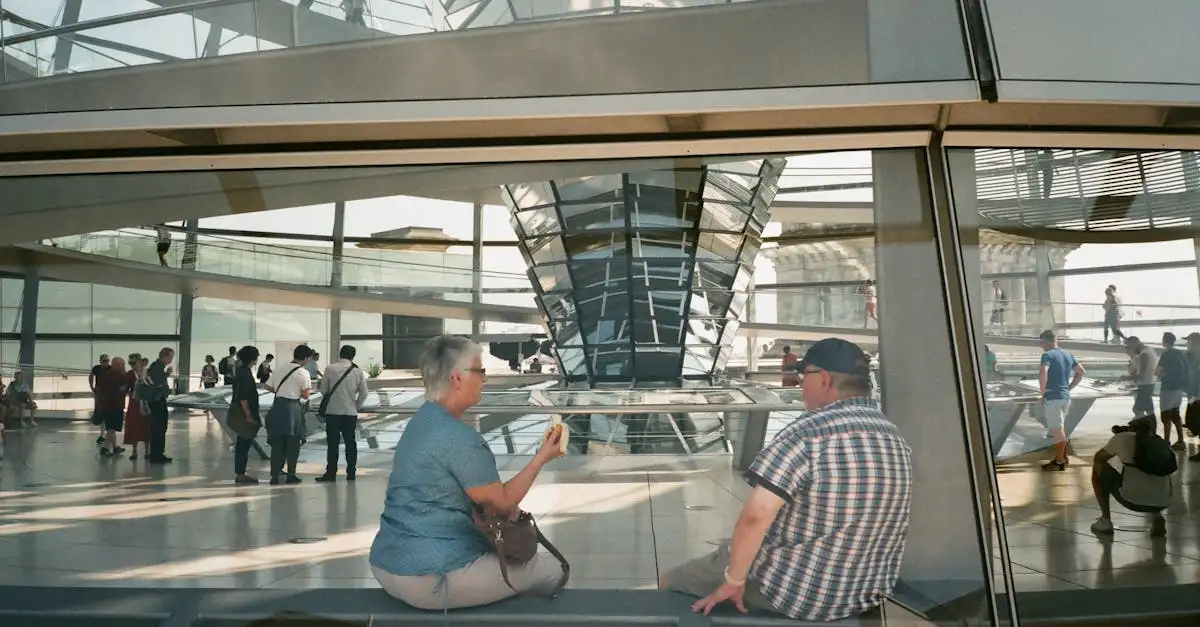 Perché la cupola del Reichstag simboleggia la trasparenza?