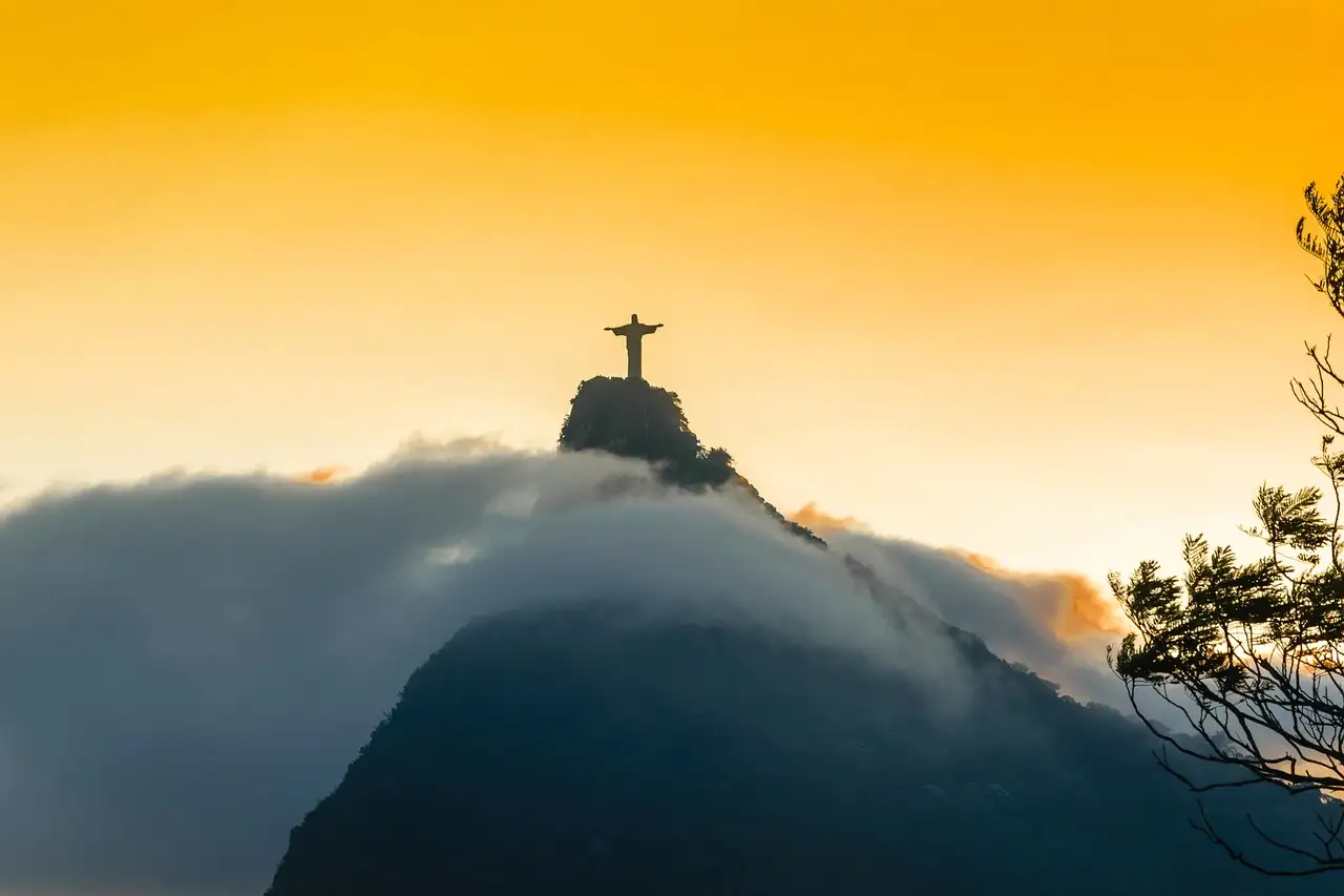 Qual è la città che ospita il Cristo Redentore?