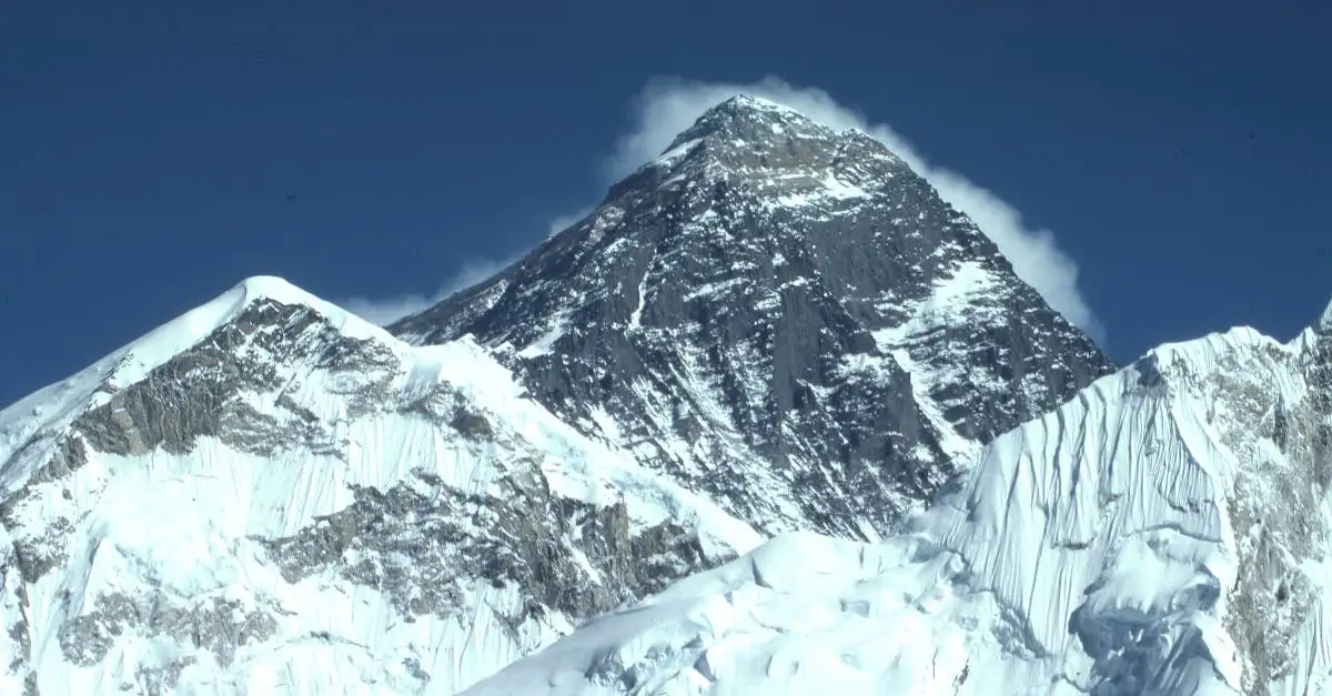 Cosa si può ammirare dal Monte Everest in Nepal?