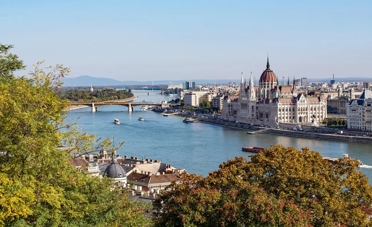 Qual è il fiume che attraversa Budapest, il Danubio?