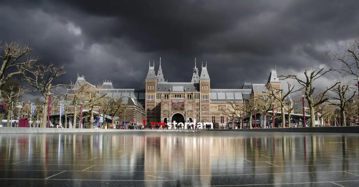 Qual è il museo più famoso di Amsterdam da visitare?