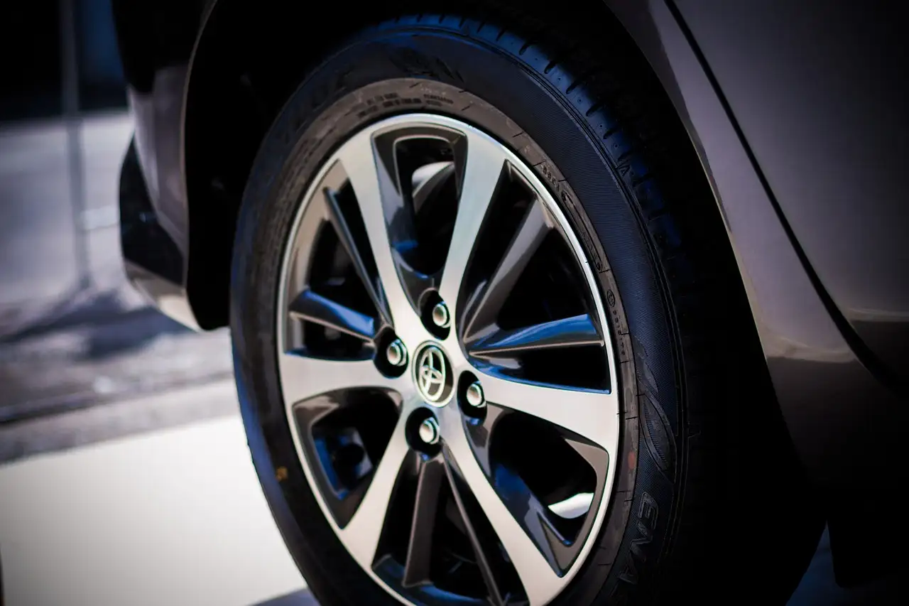 Qual è la storia del marchio giapponese Toyota?