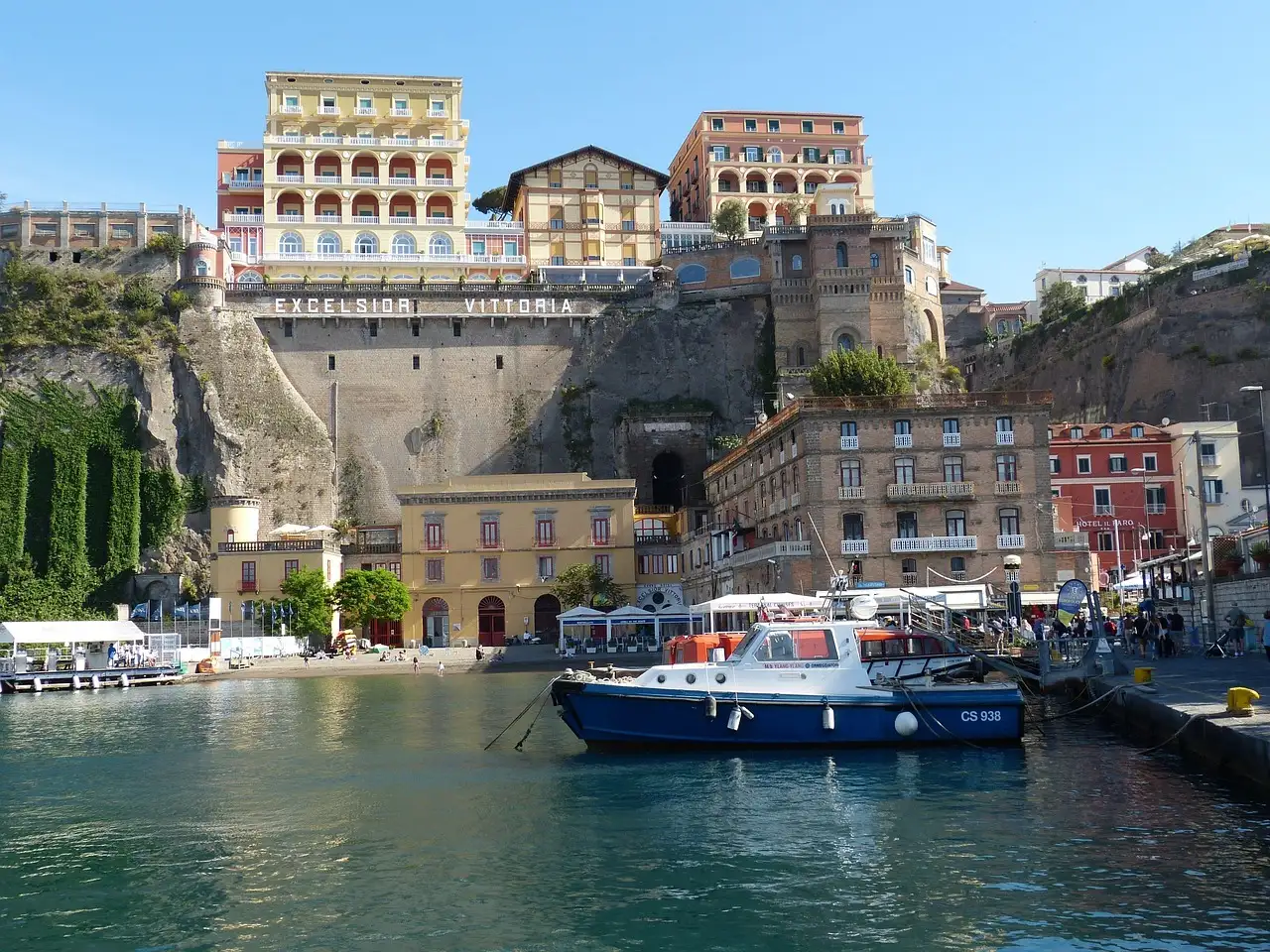Quanto dura un volo da Amsterdam a Sorrento?
